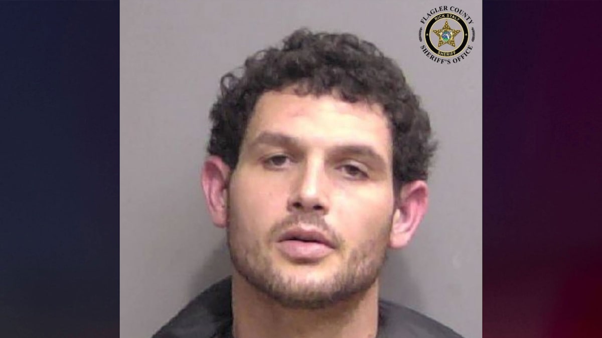 Florida Fugitive Found Hiding Inside Air Conditioner Vent During Sheriff's Search
